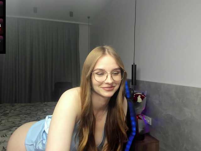 2_Moody live webcam show