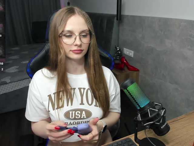 MCfly-1's BongaCams show and profile