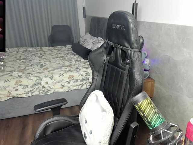 MCfly-1 live cam on BongaCams