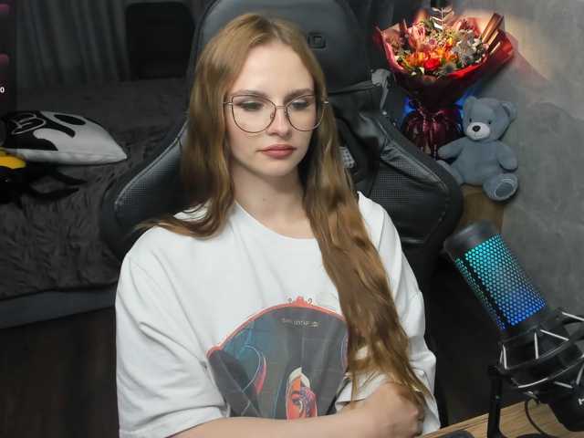 MCfly-1, live now on BongaCams