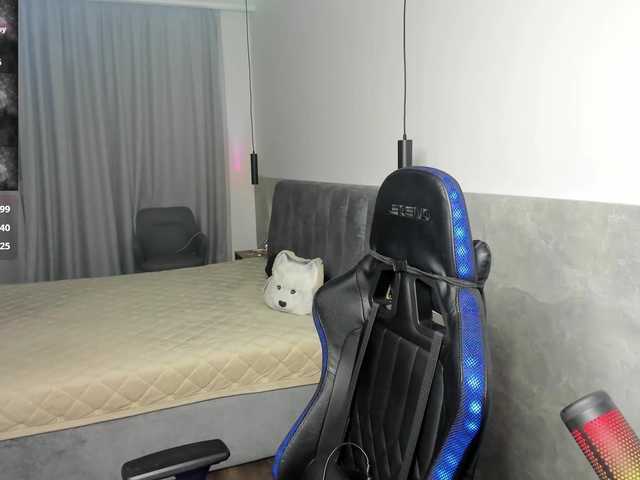 MCfly-1's BongaCams show and profile