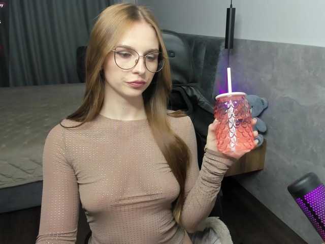 MCfly-1 live cam on BongaCams
