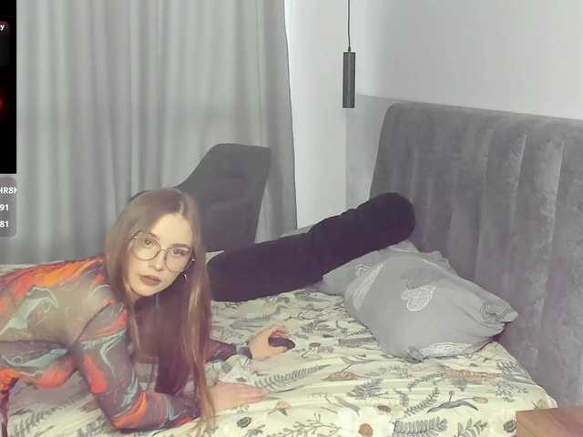 MCfly-1 live cam on BongaCams