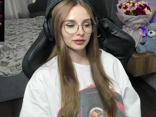 MCfly-1 live cam on BongaCams