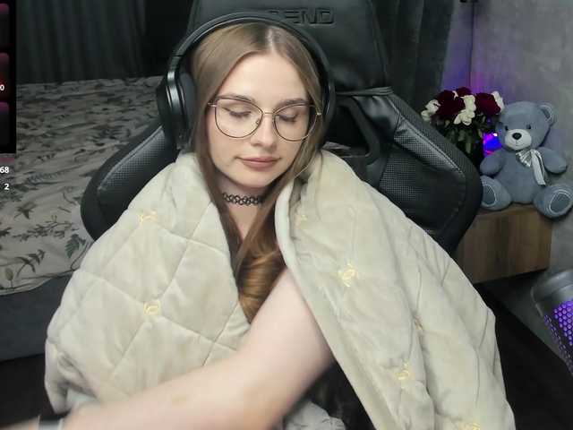 MCfly-1 live cam on BongaCams
