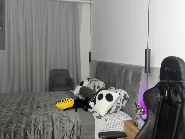 MCfly-1 live cam on BongaCams