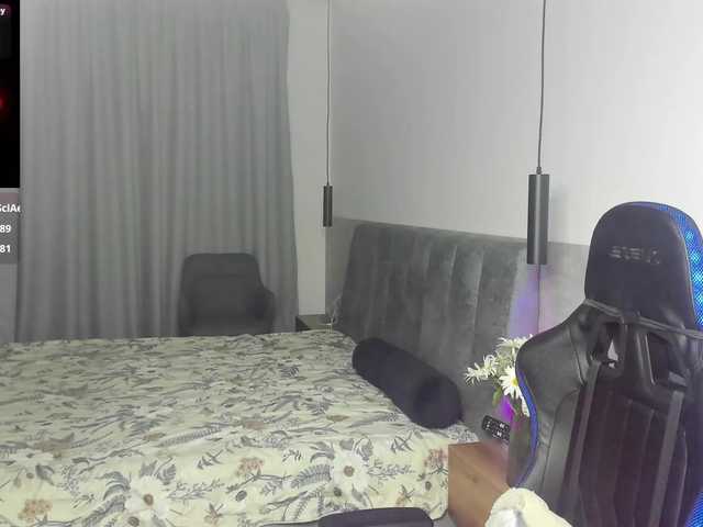 MCfly-1 live cam on BongaCams