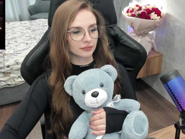 MCfly-1 live cam on BongaCams