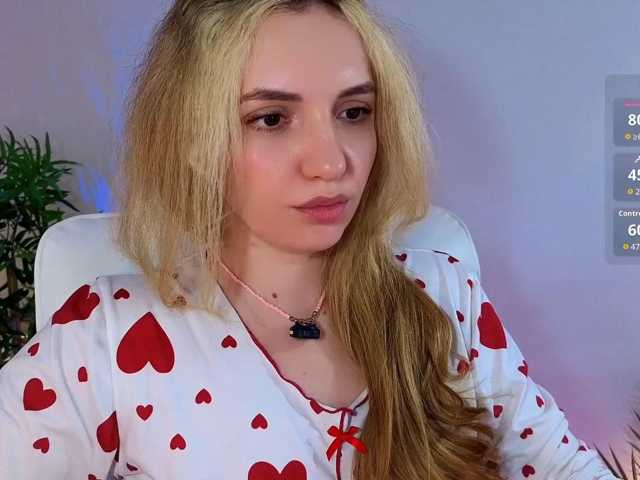 marykiskis, live now on BongaCams