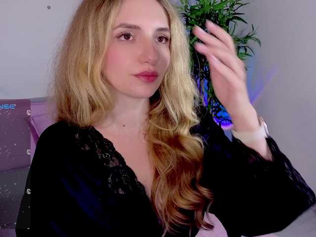 marykiskis live webcam show