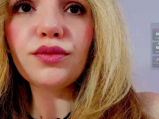marykiskis live cam on BongaCams