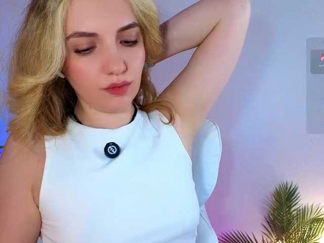 marykiskis, live now on BongaCams