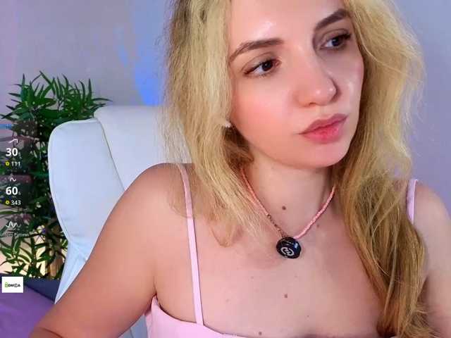 marykiskis, live now on BongaCams