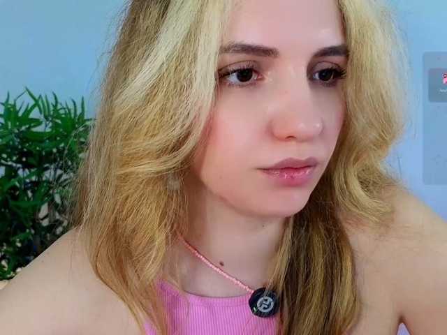 marykiskis live cam on BongaCams
