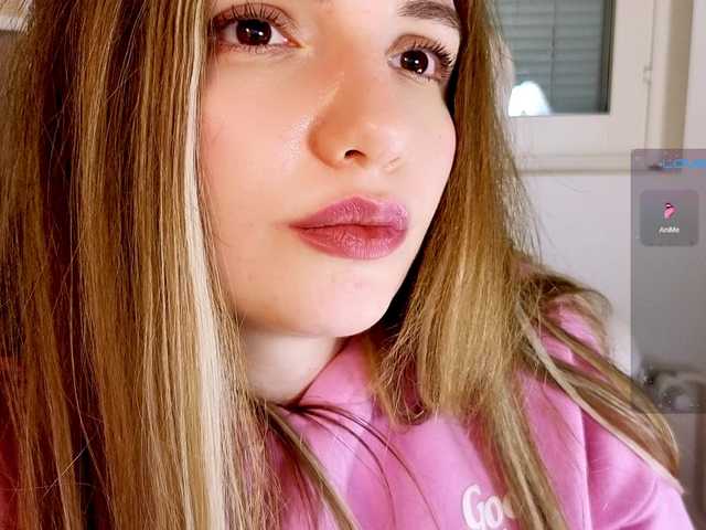 marykiskis's BongaCams show and profile