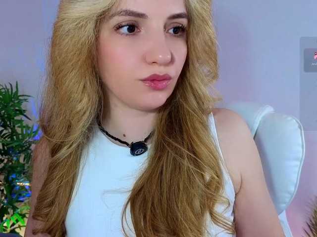 marykiskis, en directo ahora en BongaCams