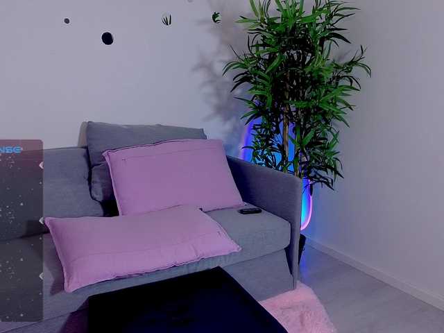 marykiskis live webcam show