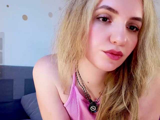 marykiskis live cam on BongaCams