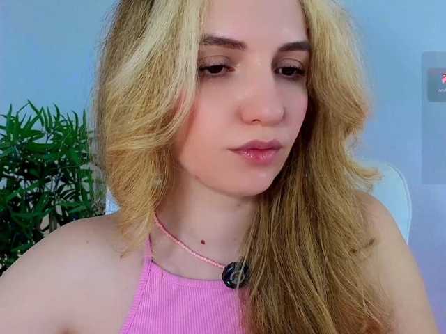 marykiskis live cam on BongaCams