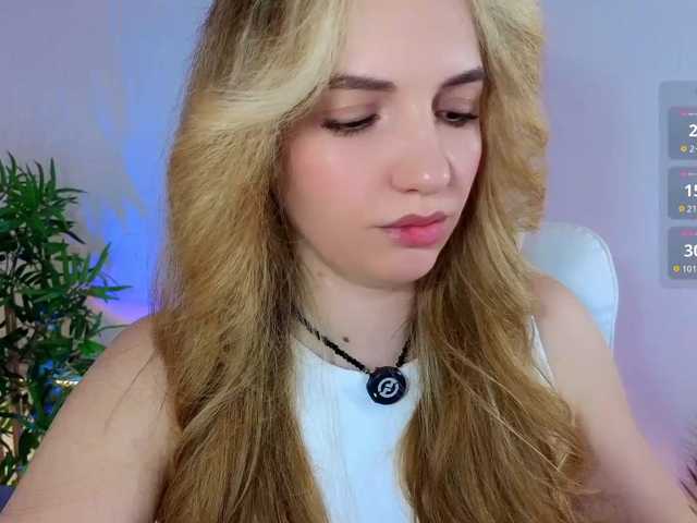 marykiskis, live now on BongaCams