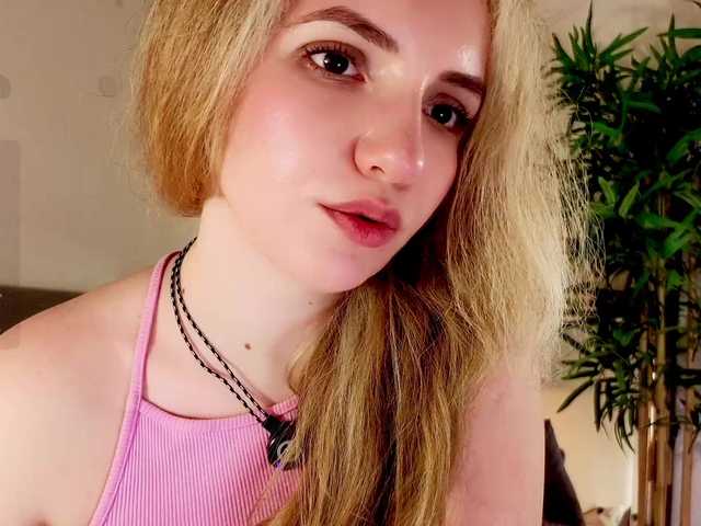 marykiskis live cam preview