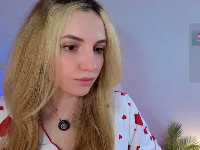 marykiskis, en directo ahora en BongaCams