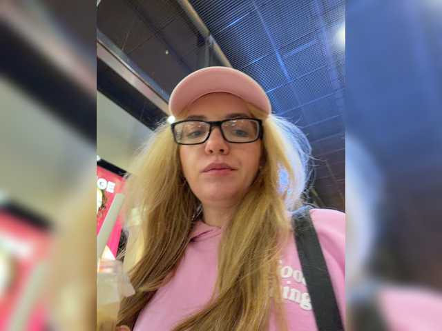 marykiskis, en directo ahora en BongaCams