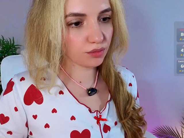 marykiskis, live now on BongaCams