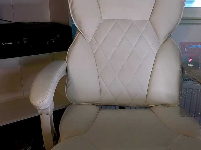 marykiskis's BongaCams profile