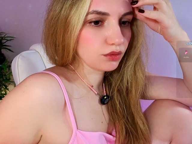 marykiskis live cam on BongaCams