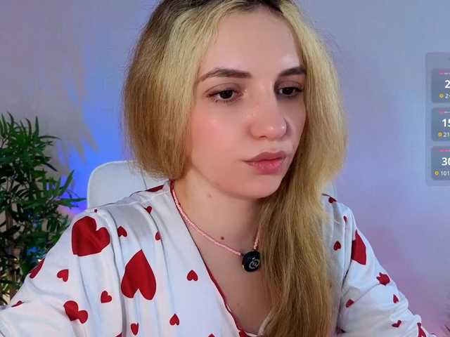 marykiskis, en directo ahora en BongaCams