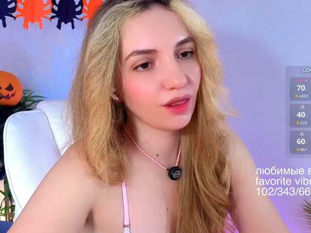 Kris Honey live cam