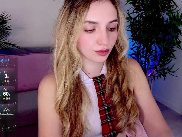 marykiskis live cam on 