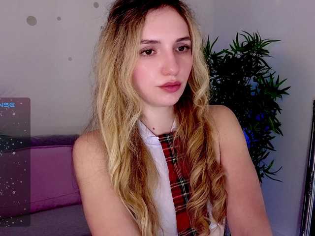 marykiskis live cam on 