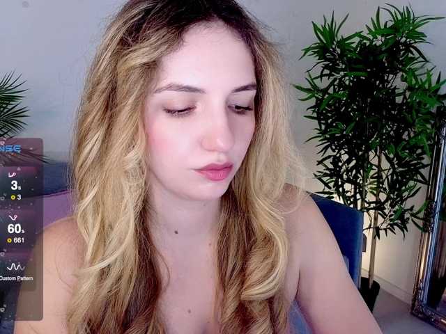 Kris_honey live cam on BongaCams