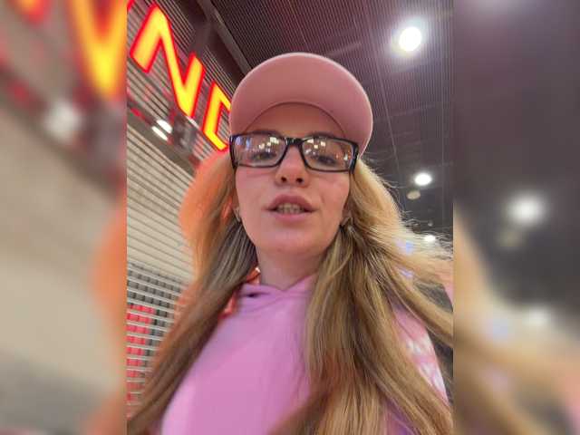 marykiskis, en directo ahora en BongaCams