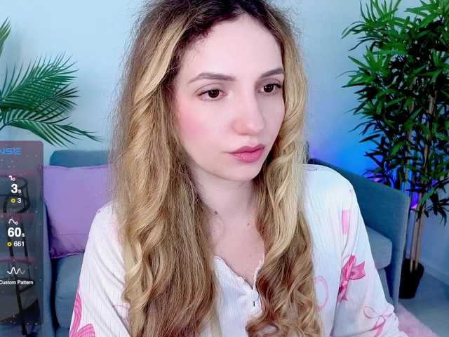 marykiskis live cam on BongaCams