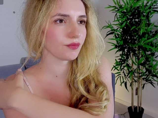 marykiskis live sex show