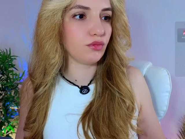 marykiskis, en directo ahora en BongaCams