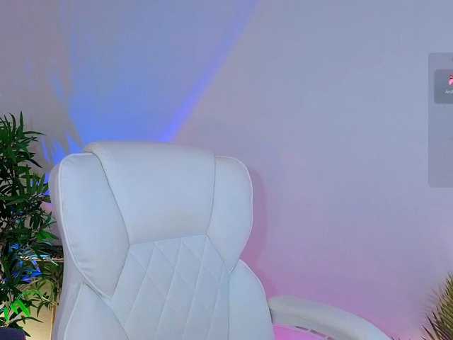 marykiskis, live now on BongaCams