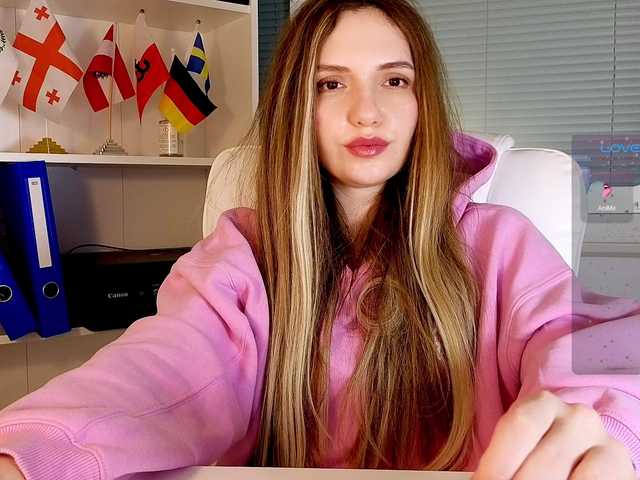 marykiskis's BongaCams show and profile