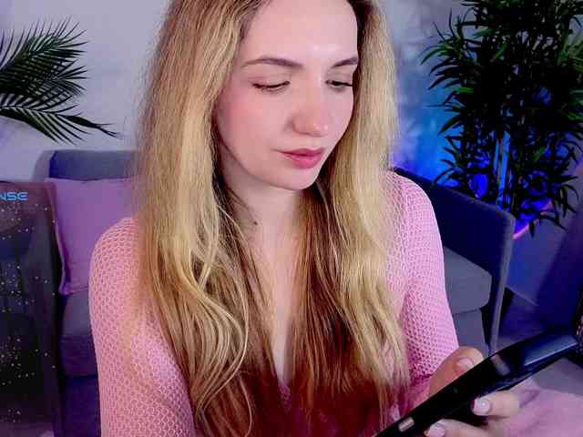 Kris_baby's cam show statistics and live stream