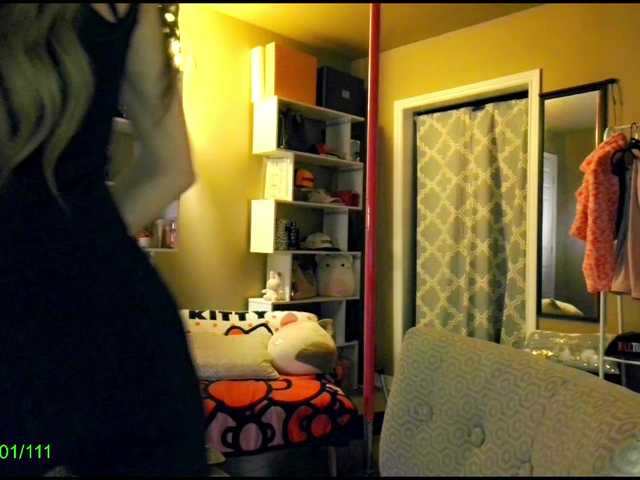 NikkiGlazer live cam preview
