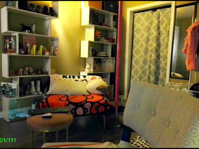 le modèle NikkiGlazer est en webcam porno dans un show sur le site bongacams, il possède les tags suivants: White/Caucasian,Blonde,Shaved