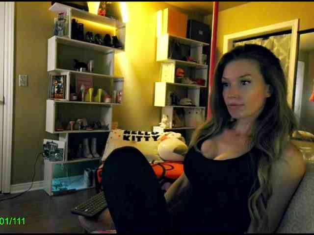 NikkiGlazer webcam