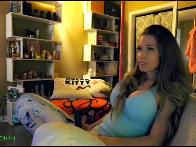 NikkiGlazer webcam