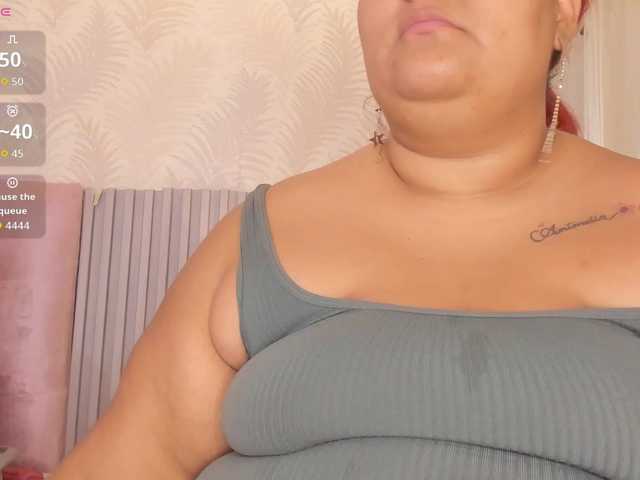 Kimiekaboom live cam on BongaCams