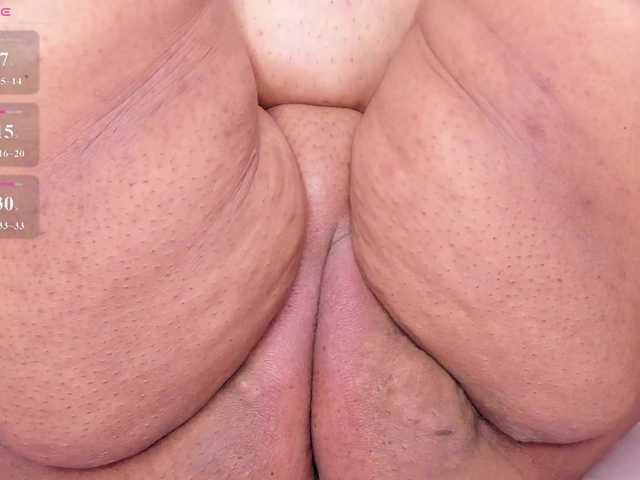 Kimiekaboom live webcam show