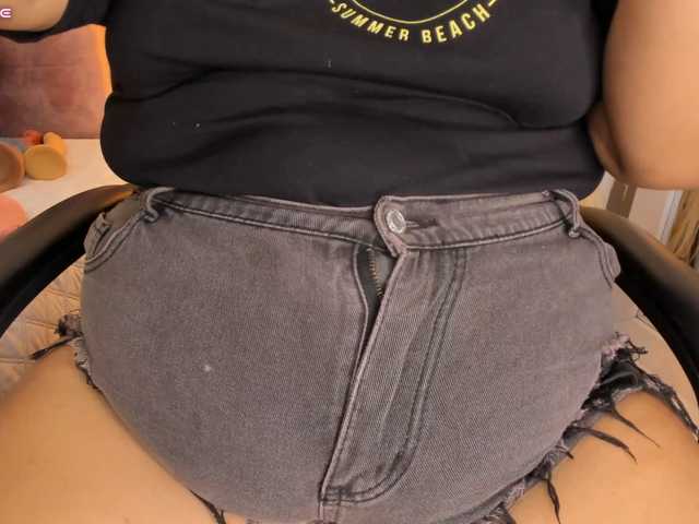 Kimiekaboom live cam on BongaCams