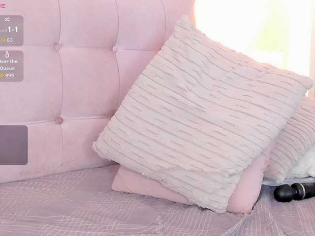 Kimiekaboom live cam on BongaCams